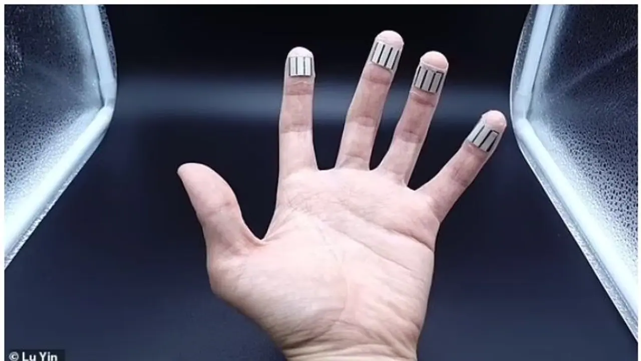 വിരല്ത്തുമ്പില് നിന്നും ഫോണ് ചാര്ജ് ചെയ്യാം.! അത്ഭുതപ്പെടുത്തുന്ന കണ്ടെത്തല് വിരല്ത്തുമ്പില് നിന്നും ഫോണ് ചാര്ജ് ചെയ്യാം.! അത്ഭുതപ്പെടുത്തുന്ന കണ്ടെത്തല്