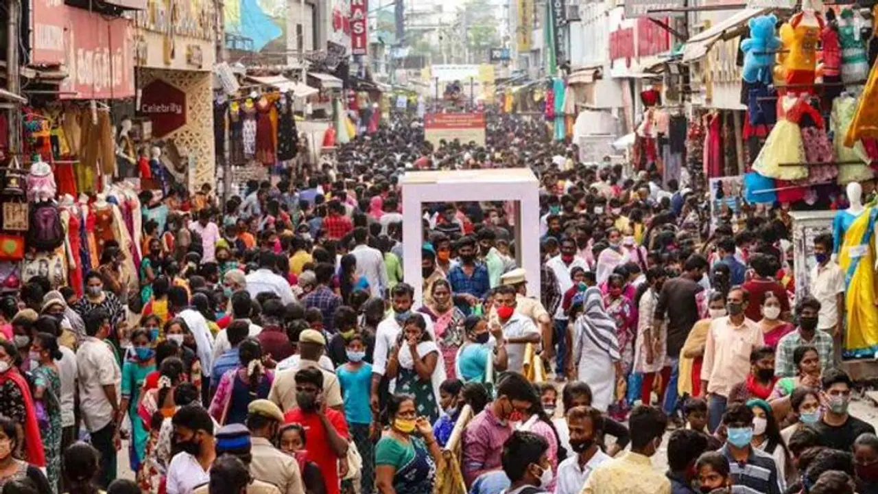 நெருங்கும் பண்டிகை காலங்களால் கொரோனா பரவும் அபாயம்.. வேறுவழியில்லாமல் மத்திய அரசு எடுத்த அதிரடி முடிவு..! நெருங்கும் பண்டிகை காலங்களால் கொரோனா பரவும் அபாயம்.. வேறுவழியில்லாமல் மத்திய அரசு எடுத்த அதிரடி முடிவு..!