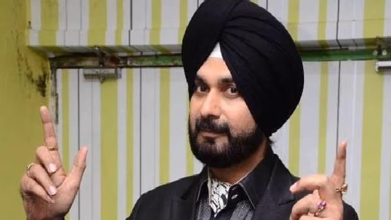 छा गए गुरु, ठोको ताली: कैप्टन से लड़ भिड़कर अध्यक्ष की कुर्सी पाएंगे सिद्धू, AAP 'हाथ' मलते रह गई छा गए गुरु, ठोको ताली: कैप्टन से लड़ भिड़कर अध्यक्ष की कुर्सी पाएंगे सिद्धू, AAP 'हाथ' मलते रह गई