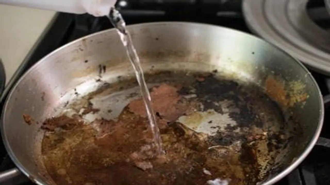 Kitchen Hacks : ಪಾತ್ರೆ, ನೆಲದ ಮೇಲಾಗುವ ತುಕ್ಕಿನ ಕಲೆಗೆ ಹೀಗೆ ಹೇಳಿ ಗುಡ್ ಬೈ Kitchen Hacks : ಪಾತ್ರೆ, ನೆಲದ ಮೇಲಾಗುವ ತುಕ್ಕಿನ ಕಲೆಗೆ ಹೀಗೆ ಹೇಳಿ ಗುಡ್ ಬೈ