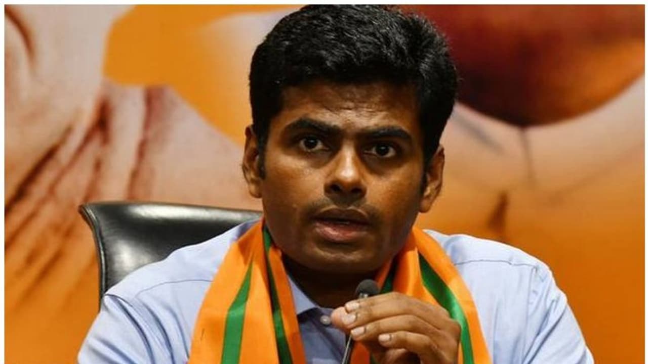 'മാധ്യമങ്ങളെ ബിജെപിയുടെ നിയന്ത്രണത്തിലാക്കും', തമിഴ്നാട് ബിജെപി അധ്യക്ഷന്റെ പ്രസ്താവന വിവാദത്തിൽ 'മാധ്യമങ്ങളെ ബിജെപിയുടെ നിയന്ത്രണത്തിലാക്കും', തമിഴ്നാട് ബിജെപി അധ്യക്ഷന്റെ പ്രസ്താവന വിവാദത്തിൽ