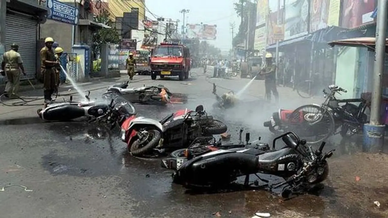 Setback for Mamata, Calcutta HC orders CBI probe into post poll violence Setback for Mamata, Calcutta HC orders CBI probe into post poll violence