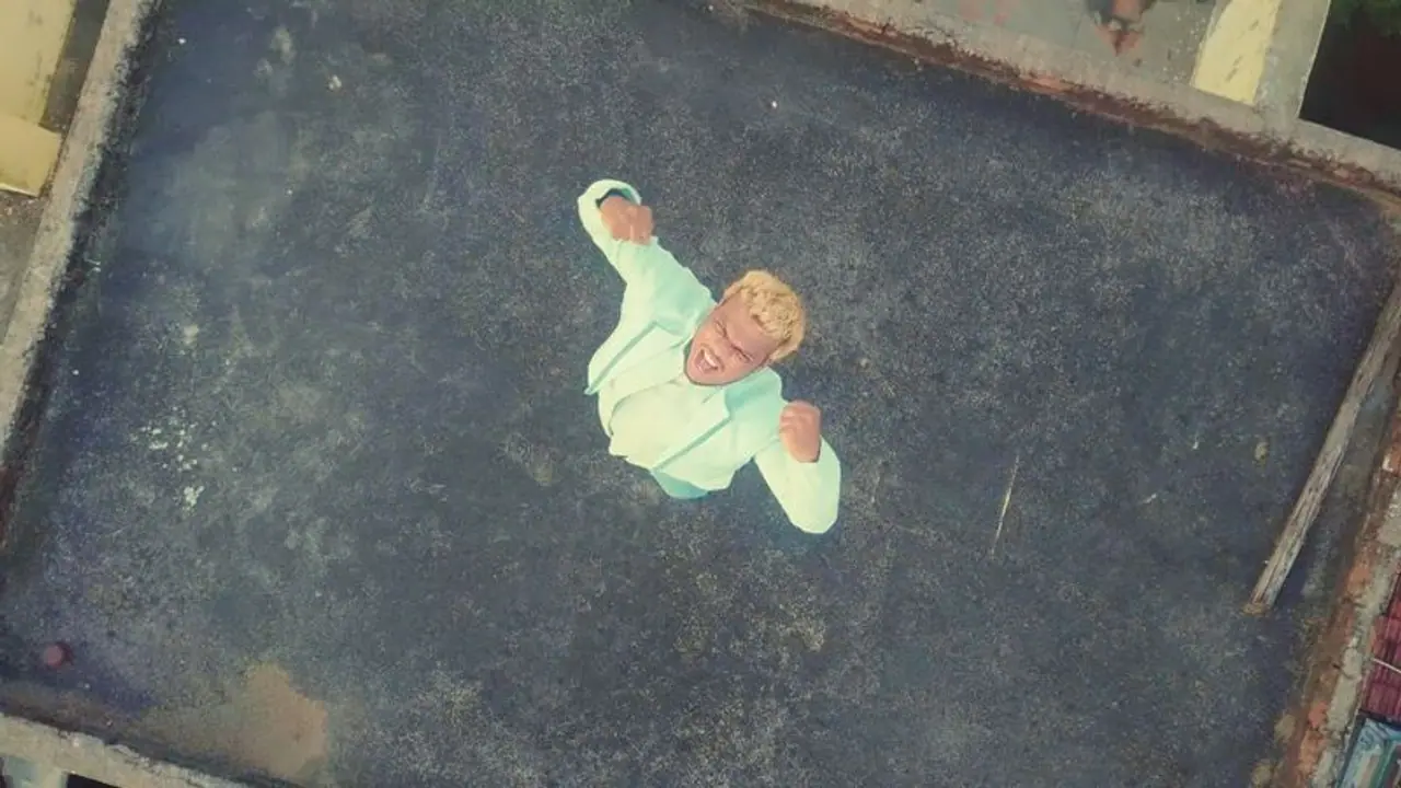 'கொலம்பஸ் கொலம்பஸ் விட்டாச்சு லீவு' பாடலை போல் விடுமுறையை கொண்டாட வெளியான 'ரேணிகுண்டா' நிஷத்தின் ஆல்பம் பாடல்! 'கொலம்பஸ் கொலம்பஸ் விட்டாச்சு லீவு' பாடலை போல் விடுமுறையை கொண்டாட வெளியான 'ரேணிகுண்டா' நிஷத்தின் ஆல்பம் பாடல்!