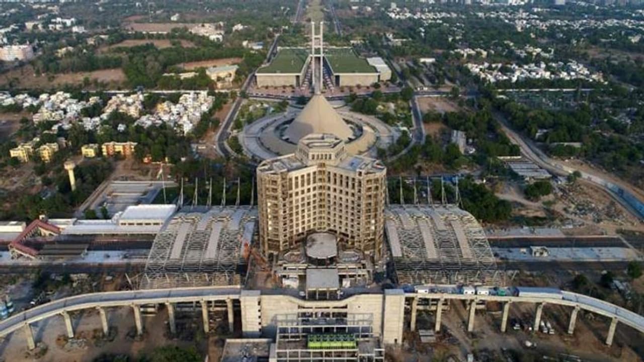 काशी के बाद आज गुजरात मे कई प्रोजेक्ट्स का उद्घाटन करेंगे PM मोदी काशी के बाद आज गुजरात मे कई प्रोजेक्ट्स का उद्घाटन करेंगे PM मोदी