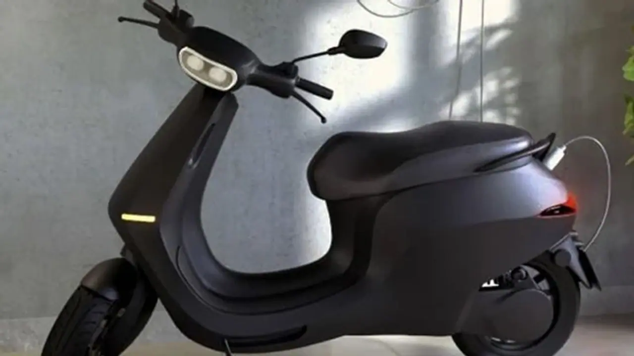 ಸ್ವಾತಂತ್ರ್ಯ ದಿನಾಚರಣೆಗೆ ಒಲಾ ಎಲೆಕ್ಟ್ರಿಕ್ ಸ್ಕೂಟರ್ ಲಾಂಚ್; ಆರಂಭಿಕ ಬೆಲೆ 99,999 ರೂಪಾಯಿ! ಸ್ವಾತಂತ್ರ್ಯ ದಿನಾಚರಣೆಗೆ ಒಲಾ ಎಲೆಕ್ಟ್ರಿಕ್ ಸ್ಕೂಟರ್ ಲಾಂಚ್; ಆರಂಭಿಕ ಬೆಲೆ 99,999 ರೂಪಾಯಿ!