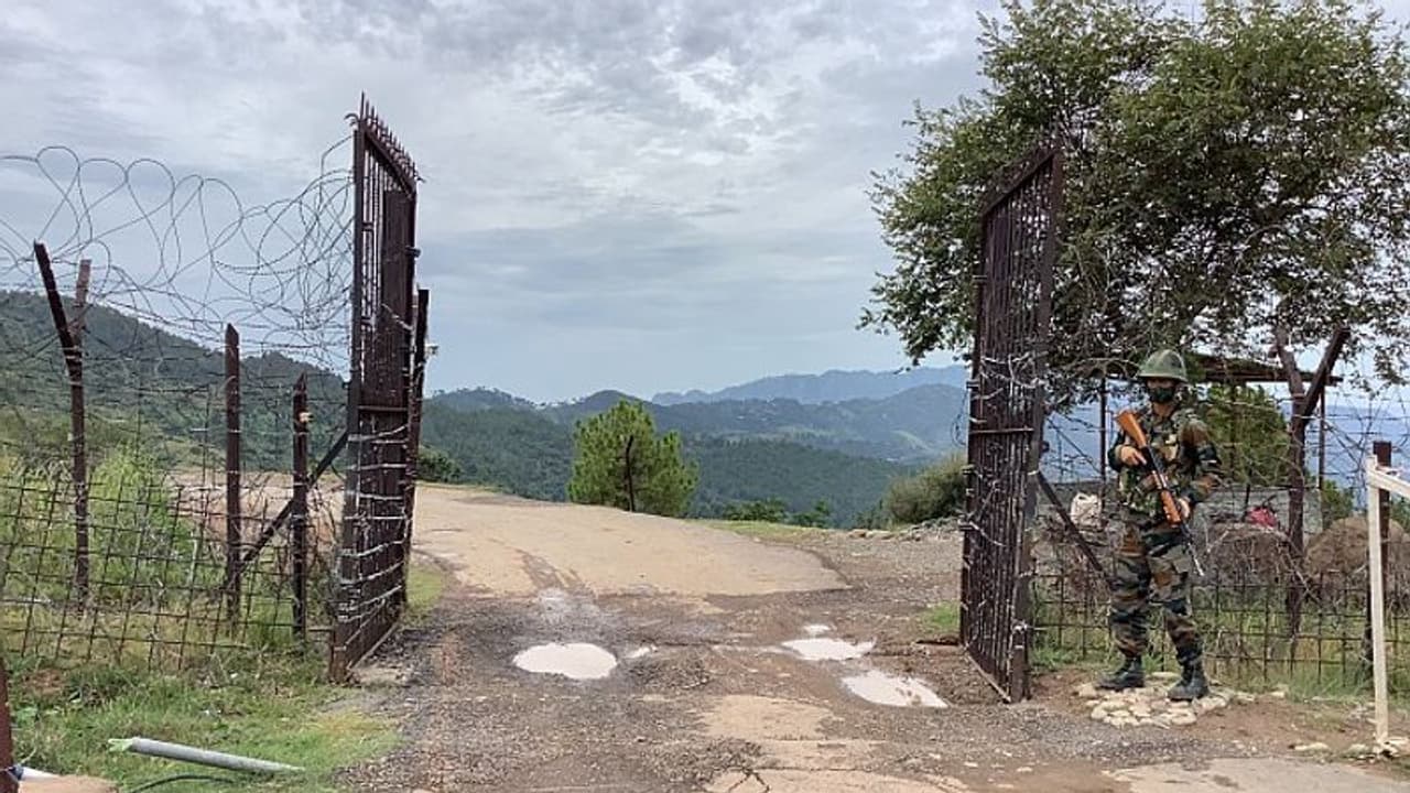 सेना की जमीन भी बेची जा सकेगीः मोदी सरकार 250 साल पुराने कानून को बदलेगी सेना की जमीन भी बेची जा सकेगीः मोदी सरकार 250 साल पुराने कानून को बदलेगी