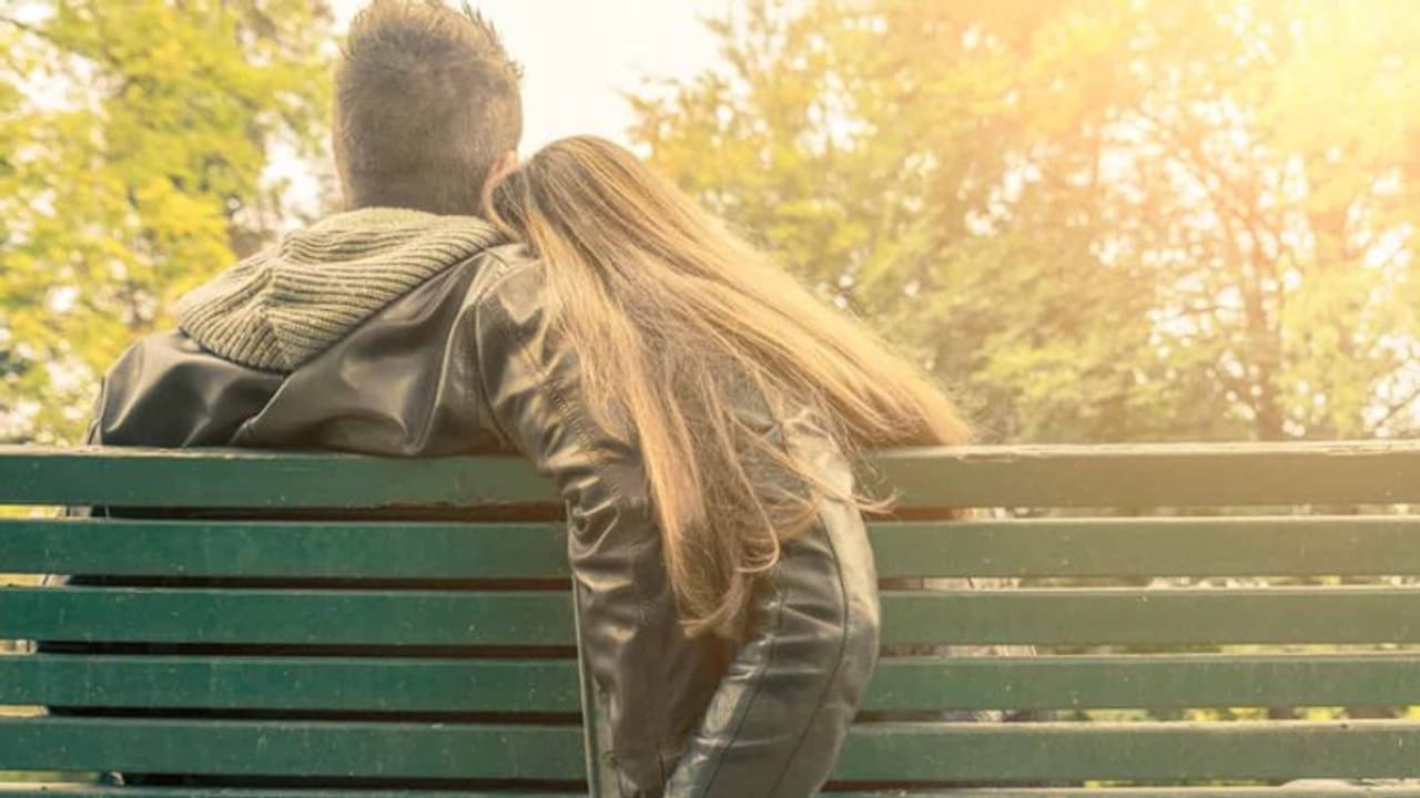 पिता के 17 साल पहले की हरकत को बेटे ने किया रिपीटः हिन्दू लड़की से अफेयर, पैसे लेकर दोनों घर से फरार पिता के 17 साल पहले की हरकत को बेटे ने किया रिपीटः हिन्दू लड़की से अफेयर, पैसे लेकर दोनों घर से फरार