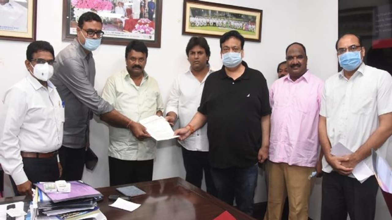 సినీ ప్రియులకు గుడ్ న్యూస్.. తెలంగాణలో థియేటర్లు ఓపెన్.. ఎప్పట్నుంచంటే? సినీ ప్రియులకు గుడ్ న్యూస్.. తెలంగాణలో థియేటర్లు ఓపెన్.. ఎప్పట్నుంచంటే?