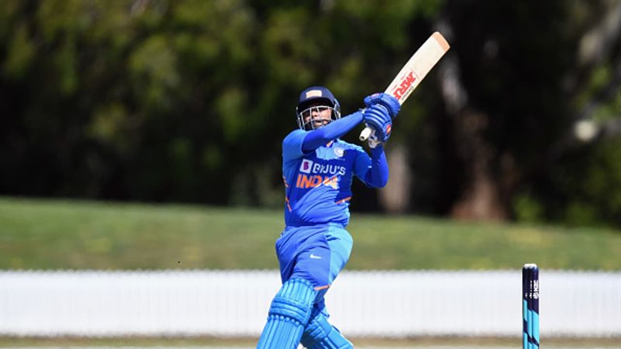 பிரித்வி ஷா அதிரடி அரைசதம்.. 2வது ஒருநாள் போட்டியில் நியூசி., ஏ அணியை வீழ்த்தி தொடரை வென்றது இந்தியா ஏ பிரித்வி ஷா அதிரடி அரைசதம்.. 2வது ஒருநாள் போட்டியில் நியூசி., ஏ அணியை வீழ்த்தி தொடரை வென்றது இந்தியா ஏ