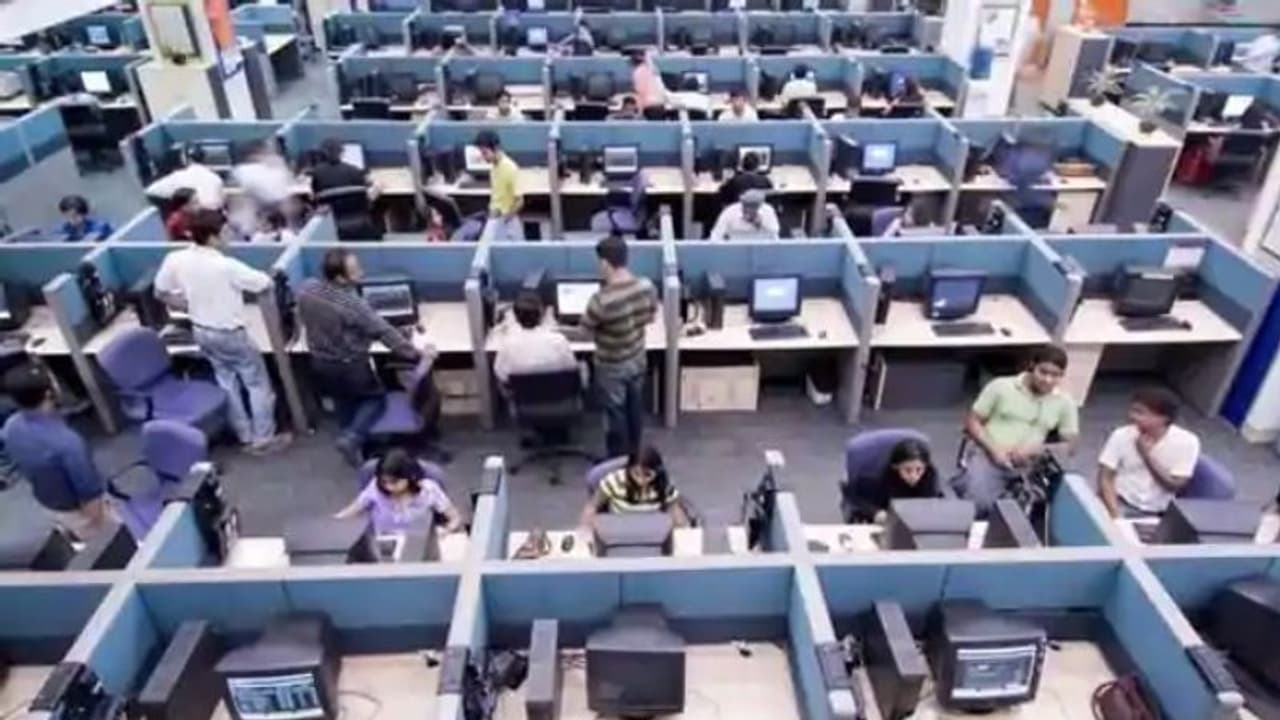 Bengaluru Rains: ಮಳೆಯಿಂದಾಗಿ ಭಾರೀ ನಷ್ಟ: ಬೆಂಗ್ಳೂರಿಂದ ಐಟಿ ಕಂಪನಿಗಳ ಗುಳೆ ಎಚ್ಚರಿಕೆ..!