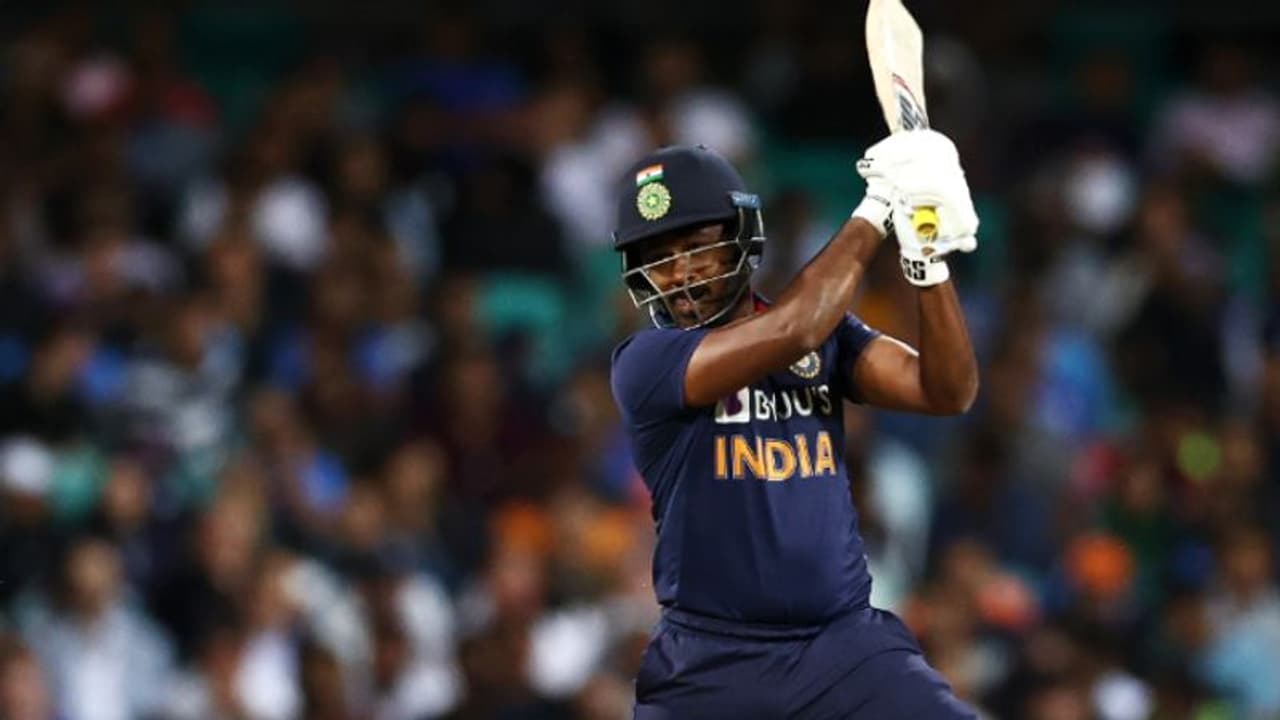 അവന്‍ ഇനി ഫിനിഷറാവട്ടെ, സഞ്ജു ബാറ്റിംഗ് പൊസിഷന്‍ മാറണമെന്ന് മുഹമ്മദ് കൈഫ്