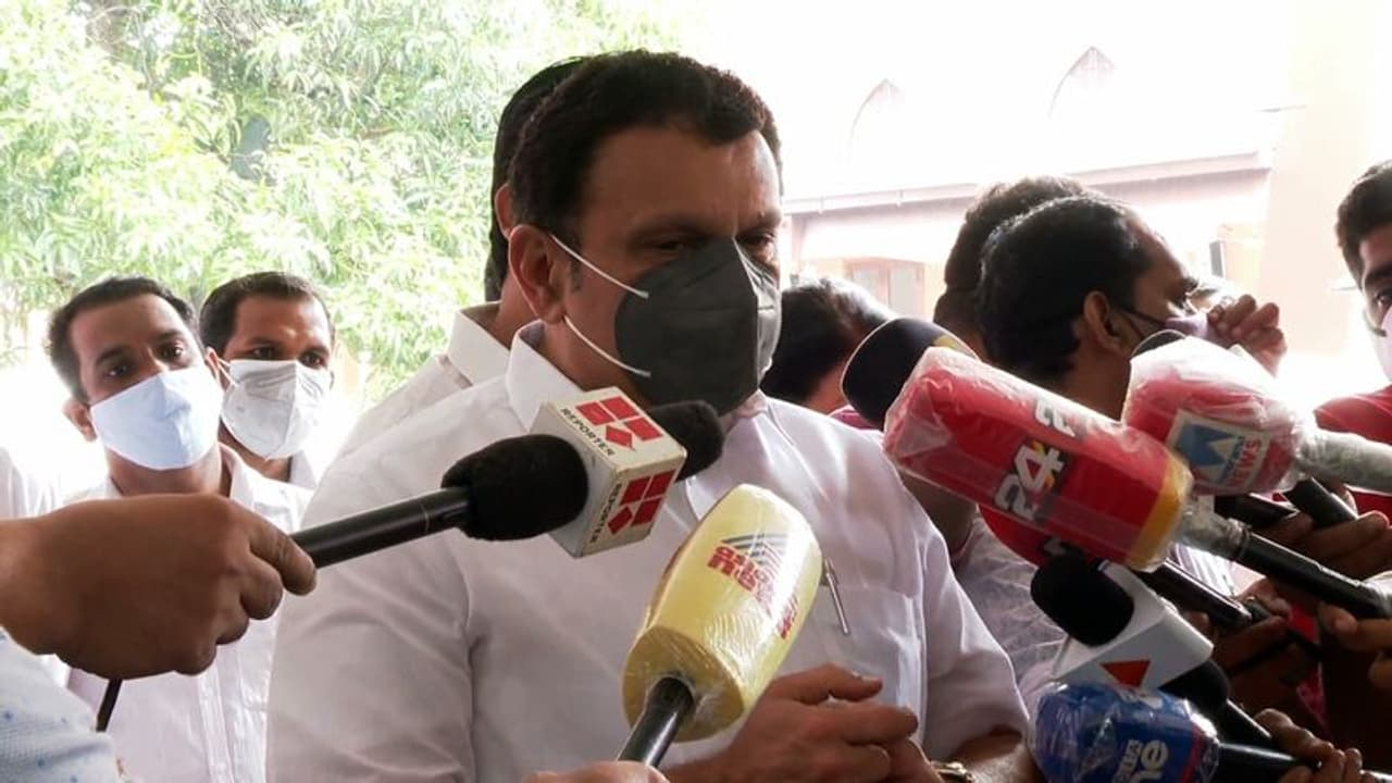 കോൺഗ്രസിൽ ഇപ്പോൾ വ്യക്തികളുടെ വീതം വെയ്പ് , ചിന്തൻ ശിബിരിലെ തീരുമാനങ്ങൾ നടപ്പാക്കണം കെ.മുരളീധരൻ