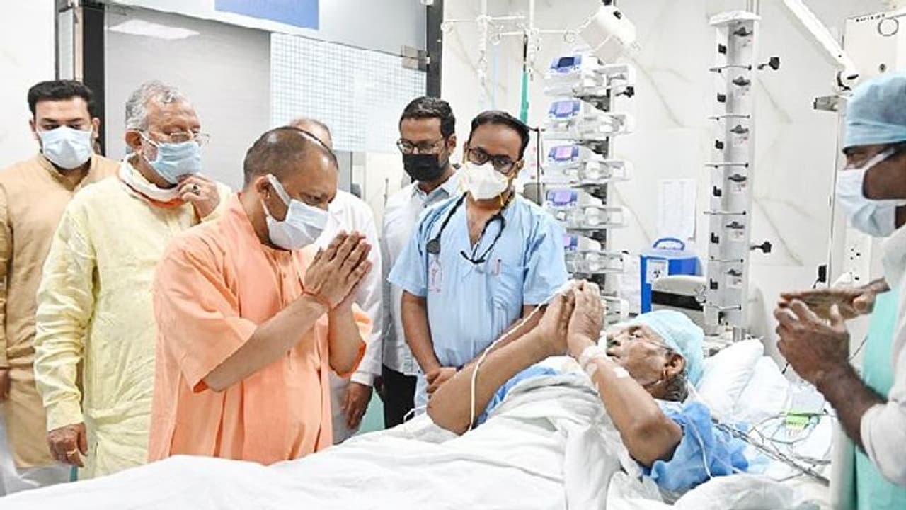 कल्याण सिंह की फिर बिगड़ी तबीयत, ऑक्सीजन स्पोर्ट पर रखा गया..अस्पताल देखने पहुंचे मुख्यमंत्री योगी.. कल्याण सिंह की फिर बिगड़ी तबीयत, ऑक्सीजन स्पोर्ट पर रखा गया..अस्पताल देखने पहुंचे मुख्यमंत्री योगी..