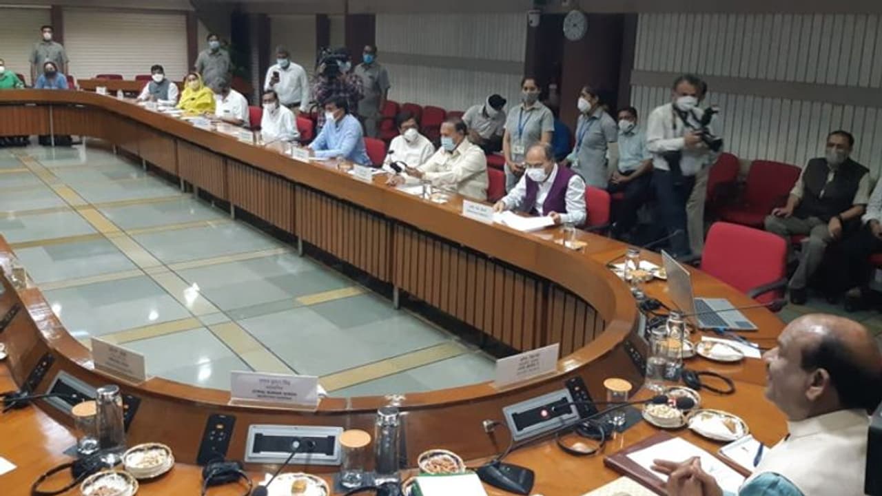 स्पीकर ने कहा मानसून सत्र कोविड प्रोटोकाल का होगा पालन, छोटी पार्टियों को दिया जाएगा पर्याप्त समय स्पीकर ने कहा मानसून सत्र कोविड प्रोटोकाल का होगा पालन, छोटी पार्टियों को दिया जाएगा पर्याप्त समय