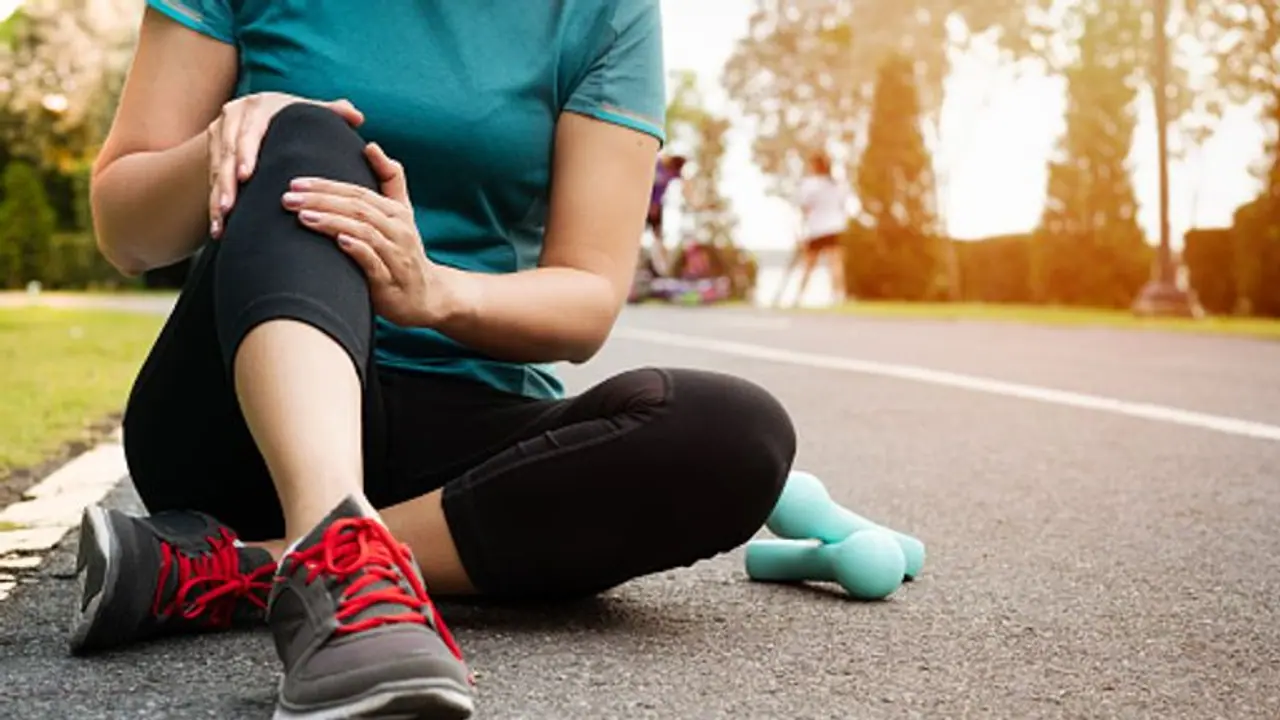 अब दिव्यांग भी आम लोगों की तरह चल और काम कर सकेंगे, IIT ने इतने कम बजट में बनाया कृत्रिम पैर अब दिव्यांग भी आम लोगों की तरह चल और काम कर सकेंगे, IIT ने इतने कम बजट में बनाया कृत्रिम पैर