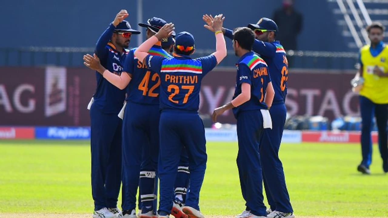 #SLvsIND 2வது டி20: இந்திய அணியில் என்னென்ன மாற்றம்? உத்தேச ஆடும் லெவன் #SLvsIND 2வது டி20: இந்திய அணியில் என்னென்ன மாற்றம்? உத்தேச ஆடும் லெவன்