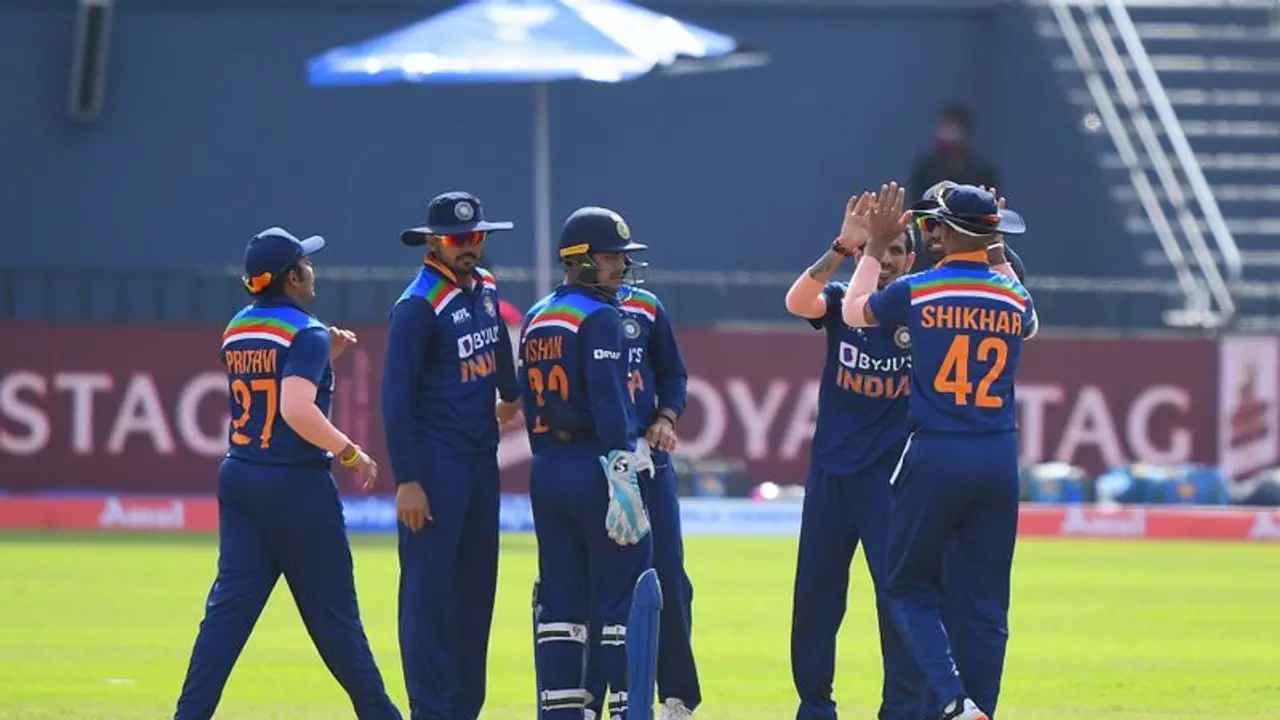 അവസാന ഓവറുകളില്‍ കരുണാരത്‌നെയുടെ ആക്രമണം; ലങ്കയ്‌ക്കെതിരെ ഇന്ത്യക്ക് 263 റണ്‍സ് വിജയലക്ഷ്യം