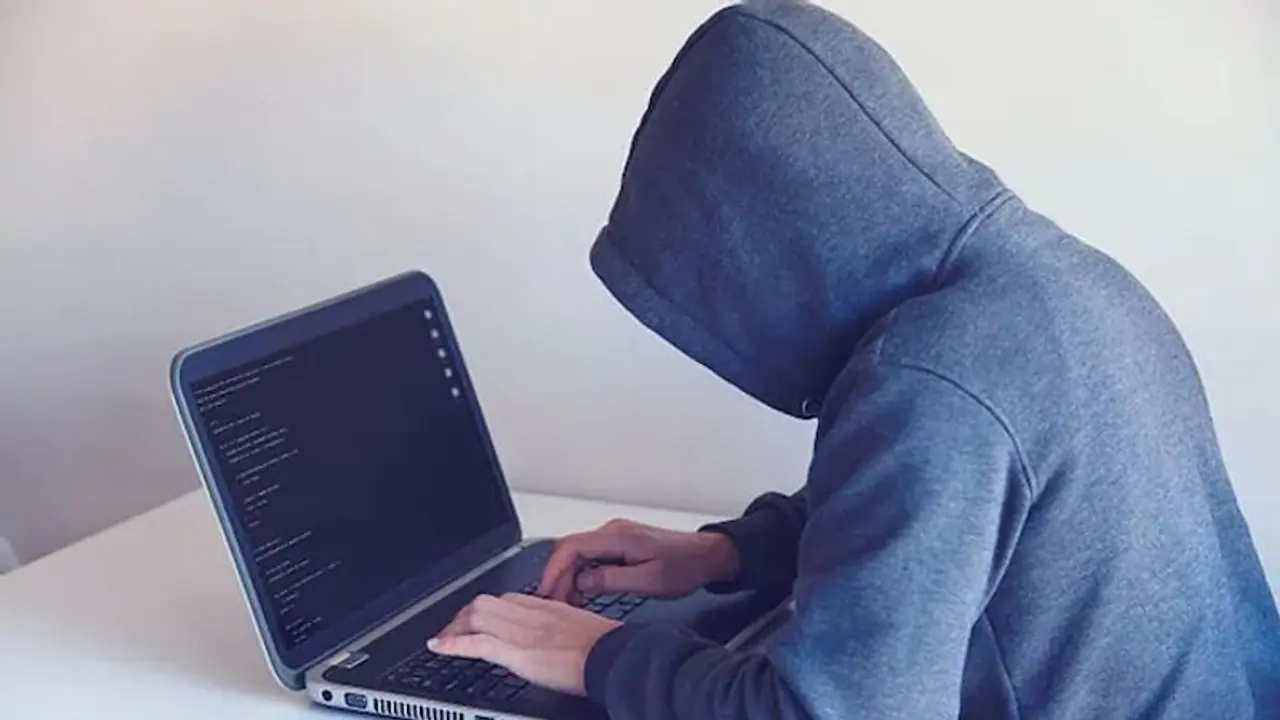 एक्सपर्ट से जानें आखिर कैसे काम करता है Pegasus Spying , ये फोन में है तो आप पता लगा सकते हैं या नहीं? एक्सपर्ट से जानें आखिर कैसे काम करता है Pegasus Spying , ये फोन में है तो आप पता लगा सकते हैं या नहीं?