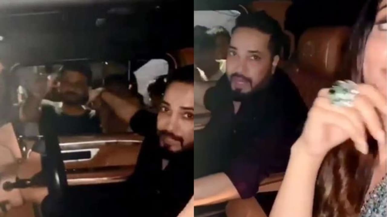 आधी रात को बीच सड़क खराब हुई मीका सिंह की कार, भारी बारिश में भी मदद करने पहुंच गए 200 लोग आधी रात को बीच सड़क खराब हुई मीका सिंह की कार, भारी बारिश में भी मदद करने पहुंच गए 200 लोग