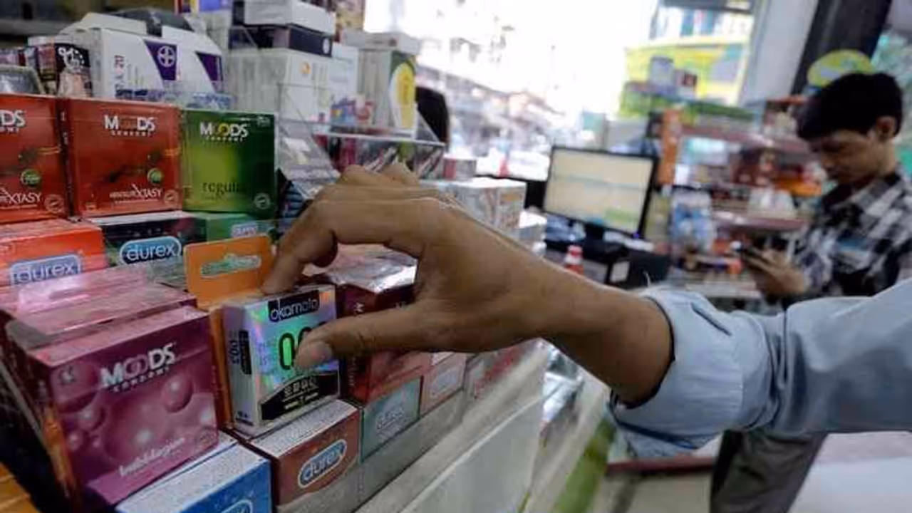 ഉപഭോഗം നാലിലൊന്നായി ഇടിഞ്ഞു, കോണ്ടം വിപണി പ്രതിസന്ധിയിലേക്ക് ഉപഭോഗം നാലിലൊന്നായി ഇടിഞ്ഞു, കോണ്ടം വിപണി പ്രതിസന്ധിയിലേക്ക്