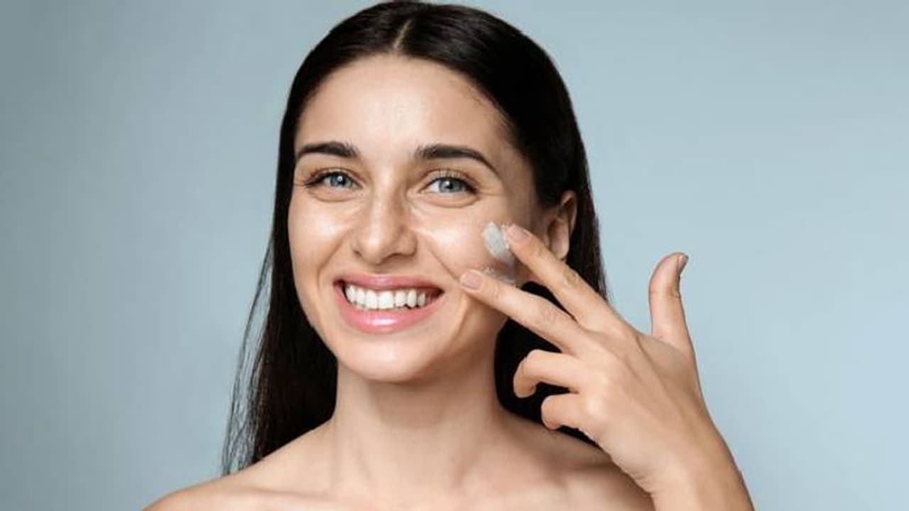 മുഖത്തെ കറുത്തപാട് അകറ്റാൻ പരീക്ഷിക്കാം ഈ ഫേസ് പാക്കുകള്‍...