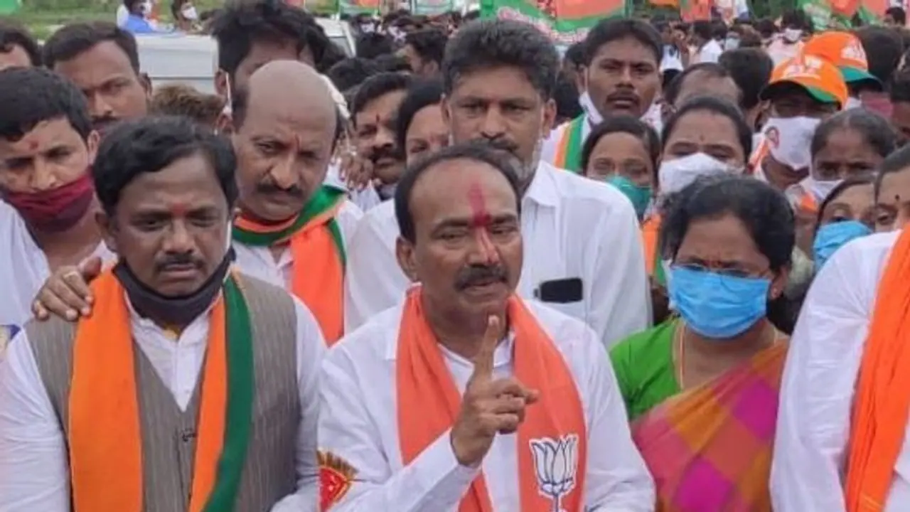 ఖబర్దార్... చిల్లర వేషాలు వేస్తే వదిలిపెట్టబోం...: కేసీఆర్ కు ఈటల వార్నింగ్ (వీడియో) ఖబర్దార్... చిల్లర వేషాలు వేస్తే వదిలిపెట్టబోం...: కేసీఆర్ కు ఈటల వార్నింగ్ (వీడియో)