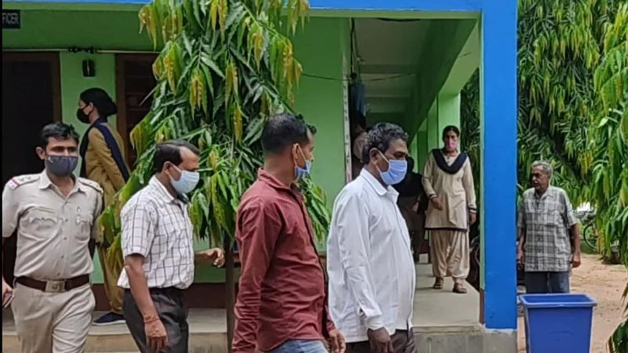 শিশুপাচারে জড়িত খোদ স্কুলের অধ্যক্ষ, গ্রেফতার একাধিক শিক্ষকও