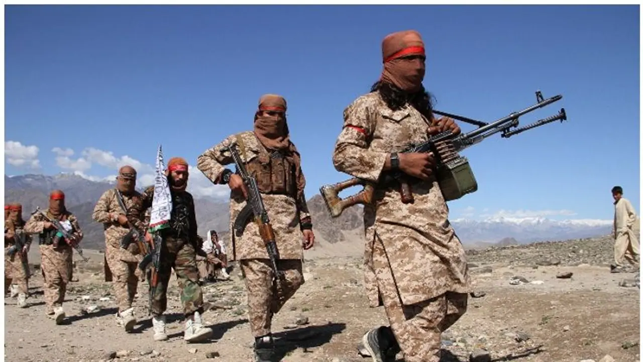 ಆಫ್ಘನ್ ರಕ್ಷಣಾ ಸಚಿವರ ಗುರಿಯಾಗಿಸಿ ದಾಳಿ: ಎಂಟು ಮಂದಿ ಸಾವು! ಆಫ್ಘನ್ ರಕ್ಷಣಾ ಸಚಿವರ ಗುರಿಯಾಗಿಸಿ ದಾಳಿ: ಎಂಟು ಮಂದಿ ಸಾವು!