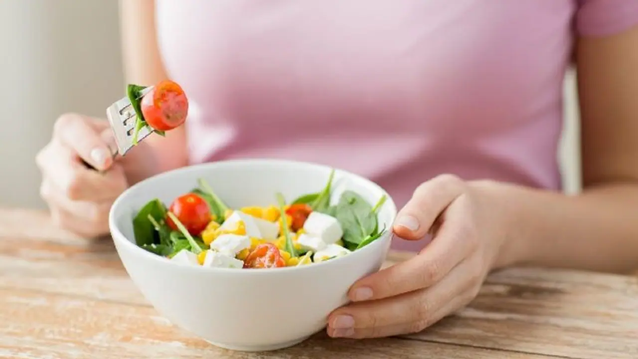 കഴിക്കുന്ന ഭക്ഷണത്തിന്റെ മുഴുവന് ഗുണവും പിടിച്ചെടുക്കാം; ഏഴ് ടിപ്സ് കഴിക്കുന്ന ഭക്ഷണത്തിന്റെ മുഴുവന് ഗുണവും പിടിച്ചെടുക്കാം; ഏഴ് ടിപ്സ്