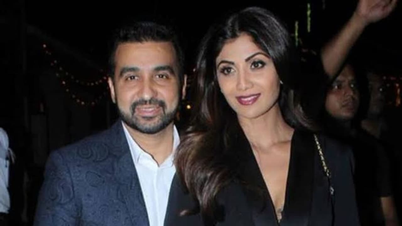 రాజ్ కుద్రాకి ఆదాయం ఎలా వస్తుంది..? పాత వీడియో వైరల్ రాజ్ కుద్రాకి ఆదాయం ఎలా వస్తుంది..? పాత వీడియో వైరల్