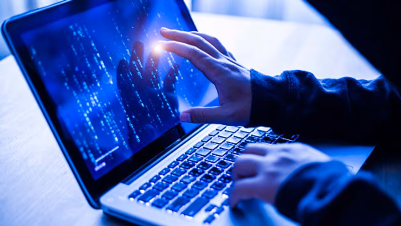 ओमीक्रोन थीम पर शुरू हुए साइबर क्राइम, फ्री में टेस्ट के नाम पर ठग रहे जालसाज, MHA ने जारी की एडवायजरी