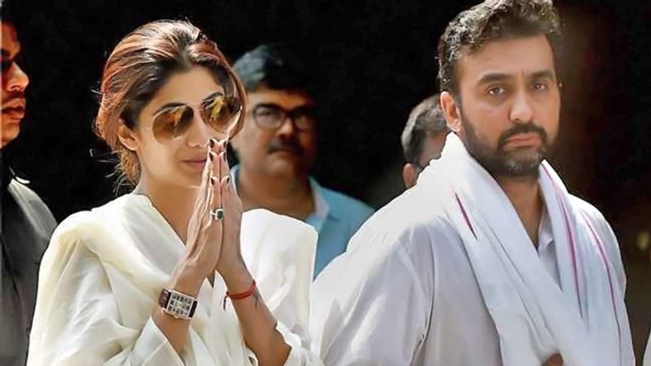 'রাজকে ব্ল্যাকমেল ও শিল্পার জীবন ধ্বংস করার চেষ্টা চলছে ', কান্নায় ফেটে পড়লেন অভিনেত্রী 'রাজকে ব্ল্যাকমেল ও শিল্পার জীবন ধ্বংস করার চেষ্টা চলছে ', কান্নায় ফেটে পড়লেন অভিনেত্রী