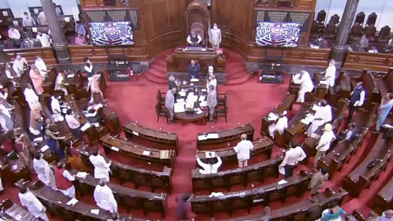 പെഗാസസ് വിഷയത്തിൽ സഭ സ്തംഭിപ്പിച്ച് പ്രതിപക്ഷം; കൊവിഡ് ചർച്ചയുമായി കളം മാറ്റി കേന്ദ്രസർക്കാർ പെഗാസസ് വിഷയത്തിൽ സഭ സ്തംഭിപ്പിച്ച് പ്രതിപക്ഷം; കൊവിഡ് ചർച്ചയുമായി കളം മാറ്റി കേന്ദ്രസർക്കാർ