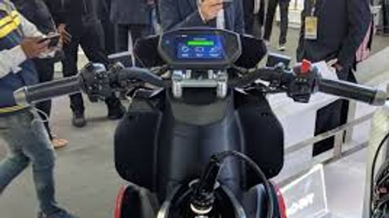 TVS ला रहा नया इलेक्ट्रिक स्‍कूटर, Load Carrier का भी करेगा काम, ज्यादा स्पेस के साथ मिलेगी दमदार बैटरी