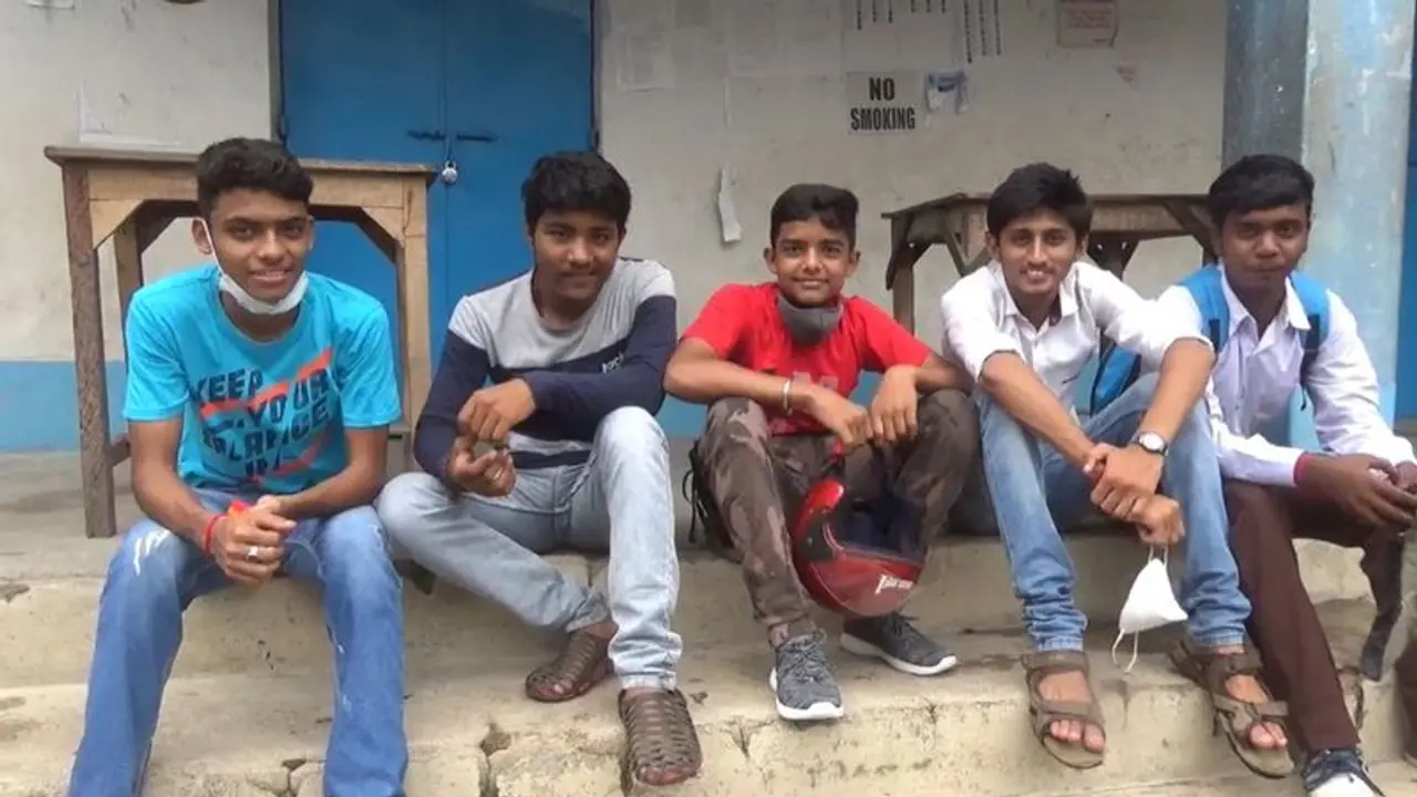 মাধ্যমিক পাশ করে করোনাকে ধন্যবাদ পড়ুয়াদের, ভবিষ্যৎ নিয়ে চিন্তিত শিক্ষকরা মাধ্যমিক পাশ করে করোনাকে ধন্যবাদ পড়ুয়াদের, ভবিষ্যৎ নিয়ে চিন্তিত শিক্ষকরা