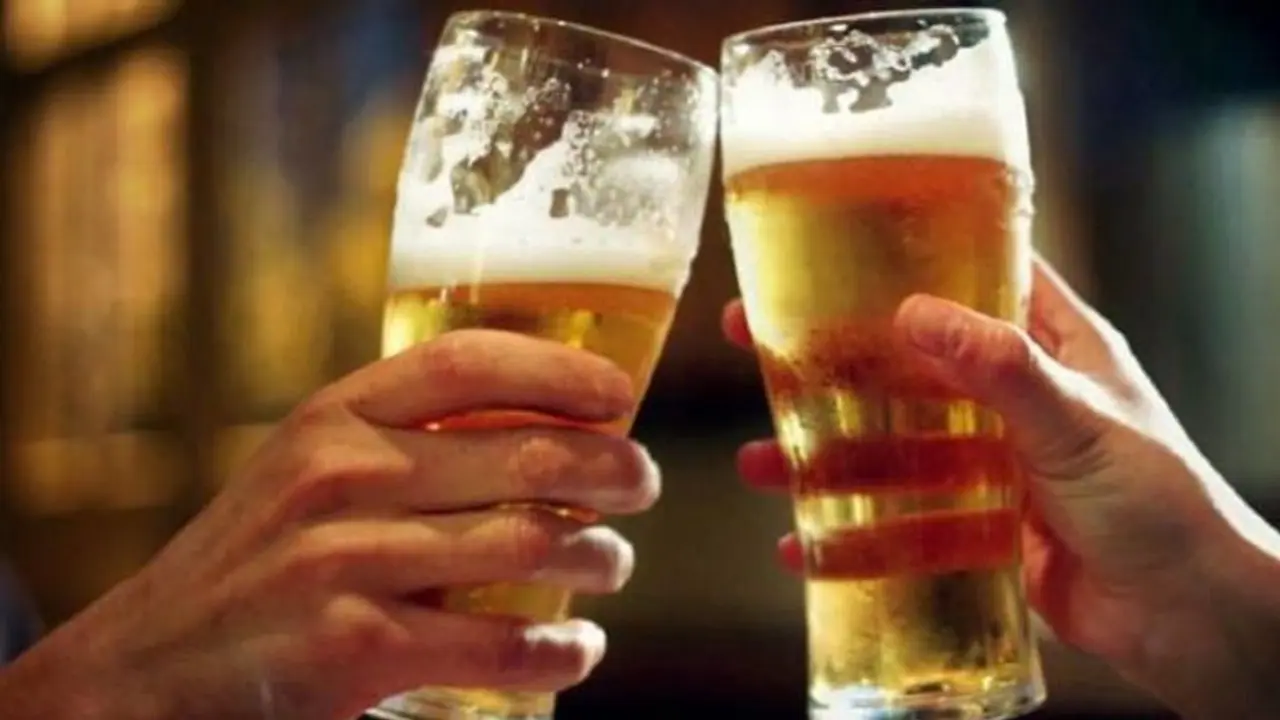 Weekend Curfew: ಬದಲಾದ ನಿಯಮ, ಎಣ್ಣೆ ಪ್ರಿಯರಿಗೆ ಶಾಕ್ Weekend Curfew: ಬದಲಾದ ನಿಯಮ, ಎಣ್ಣೆ ಪ್ರಿಯರಿಗೆ ಶಾಕ್