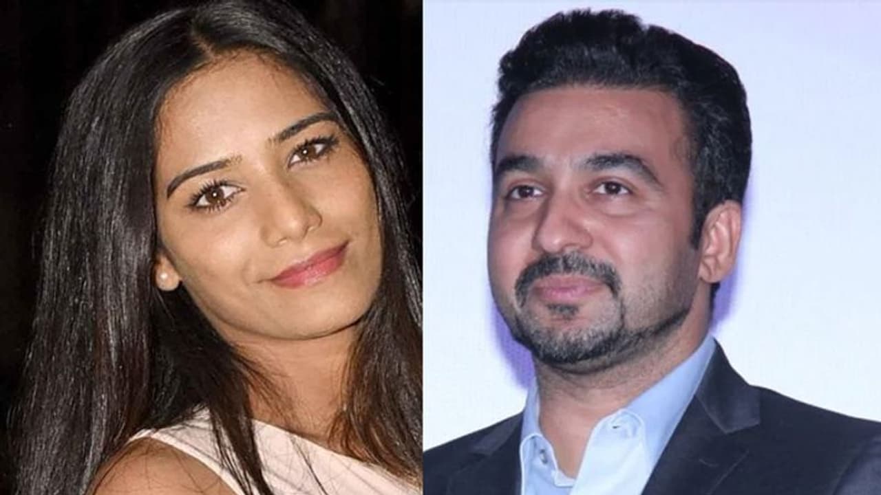 पूनम पांडे को आया शिल्पा शेट्टी और दोनों बच्चों पर तरस, राज कुंद्रा की गिरफ्तारी के बाद कही ये बात पूनम पांडे को आया शिल्पा शेट्टी और दोनों बच्चों पर तरस, राज कुंद्रा की गिरफ्तारी के बाद कही ये बात