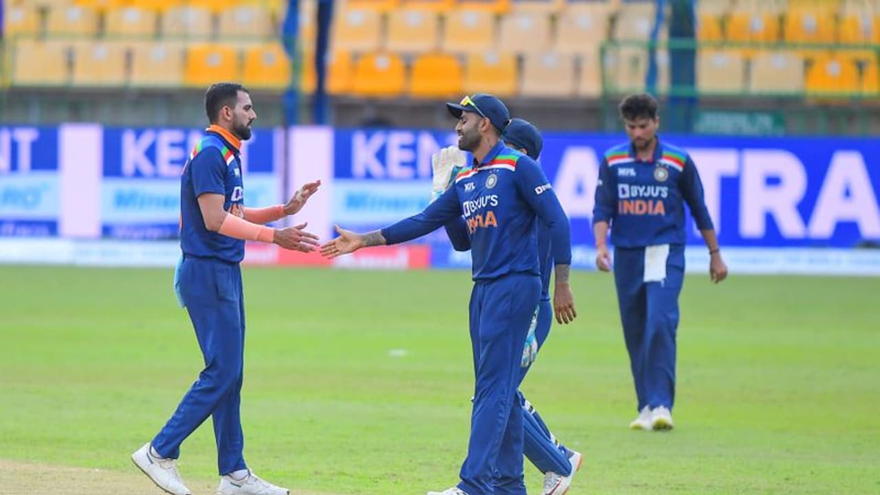 ಟಿ20 ವಿಶ್ವಕಪ್ ಟೂರ್ನಿಗೆ ಟೀಂ ಇಂಡಿಯಾ ಪ್ರಕಟಿಸಿದ ಹರ್ಷಾ ಬೋಗ್ಲೆ, ಹೊಸ ಮುಖಕ್ಕೆ ಅವಕಾಶ! ಟಿ20 ವಿಶ್ವಕಪ್ ಟೂರ್ನಿಗೆ ಟೀಂ ಇಂಡಿಯಾ ಪ್ರಕಟಿಸಿದ ಹರ್ಷಾ ಬೋಗ್ಲೆ, ಹೊಸ ಮುಖಕ್ಕೆ ಅವಕಾಶ!