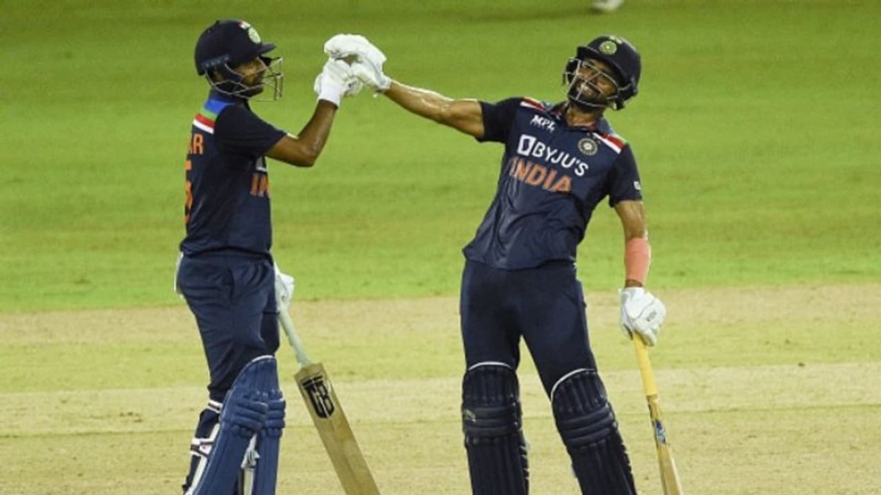 ব্যাটে বলে অনবদ্য দীপক চাহার, রুদ্ধশ্বাস ম্যাচে শ্রীলঙ্কাকে হারিয়ে সিরিজ পকেটে পুরল ভারত ব্যাটে বলে অনবদ্য দীপক চাহার, রুদ্ধশ্বাস ম্যাচে শ্রীলঙ্কাকে হারিয়ে সিরিজ পকেটে পুরল ভারত