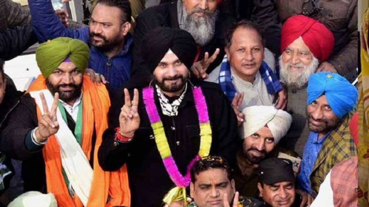 Navjot Singh Sidhu’s show of strength at Golden Temple, Punjab CM Amarinder Singh snubbed