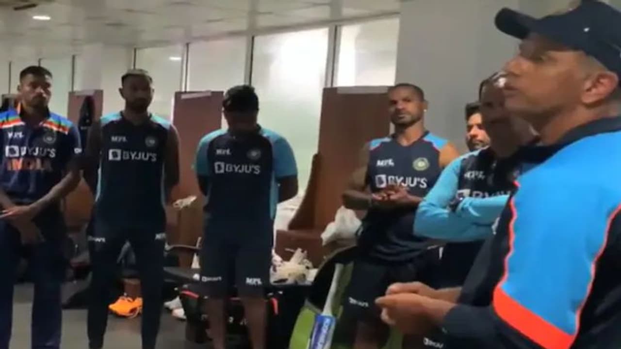 #SLvsIND போராடி வென்ற இந்தியா..! டீம் மீட்டிங்கில் ராகுல் டிராவிட் பேசியது என்ன..? #SLvsIND போராடி வென்ற இந்தியா..! டீம் மீட்டிங்கில் ராகுல் டிராவிட் பேசியது என்ன..?