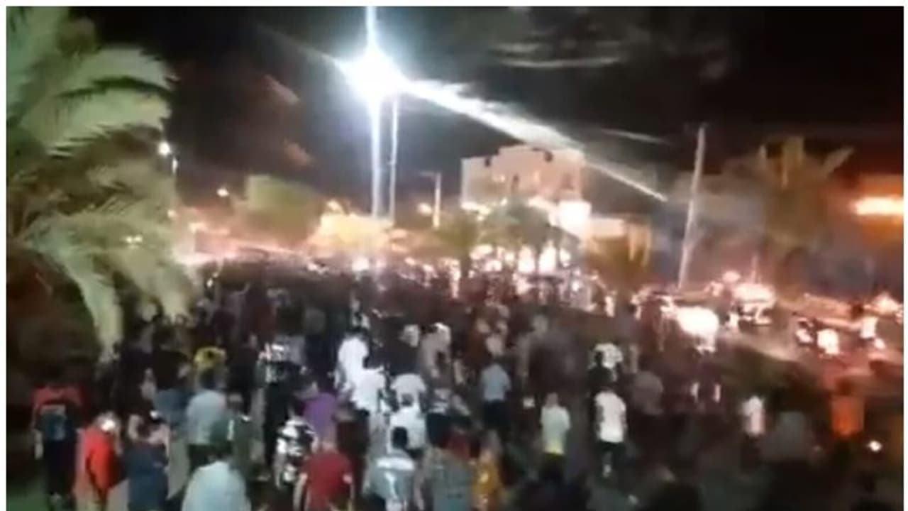 കുടിവെള്ളത്തിനായി പ്രക്ഷോഭം; ഇറാനില് മൂന്ന് പേര് വെടിവെപ്പില് കൊല്ലപ്പെട്ടു കുടിവെള്ളത്തിനായി പ്രക്ഷോഭം; ഇറാനില് മൂന്ന് പേര് വെടിവെപ്പില് കൊല്ലപ്പെട്ടു