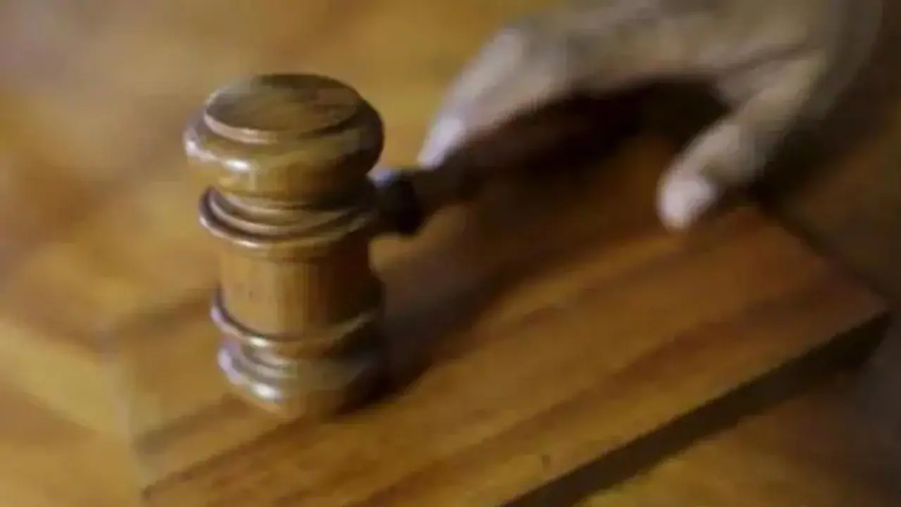 പതിനൊന്ന് വയസ്സുകാരിയെ ലൈംഗിക ചൂഷണത്തിനിരയാക്കി; 70 വയസുകാരന് 9 വര്ഷം കഠിന തടവ് പതിനൊന്ന് വയസ്സുകാരിയെ ലൈംഗിക ചൂഷണത്തിനിരയാക്കി; 70 വയസുകാരന് 9 വര്ഷം കഠിന തടവ്