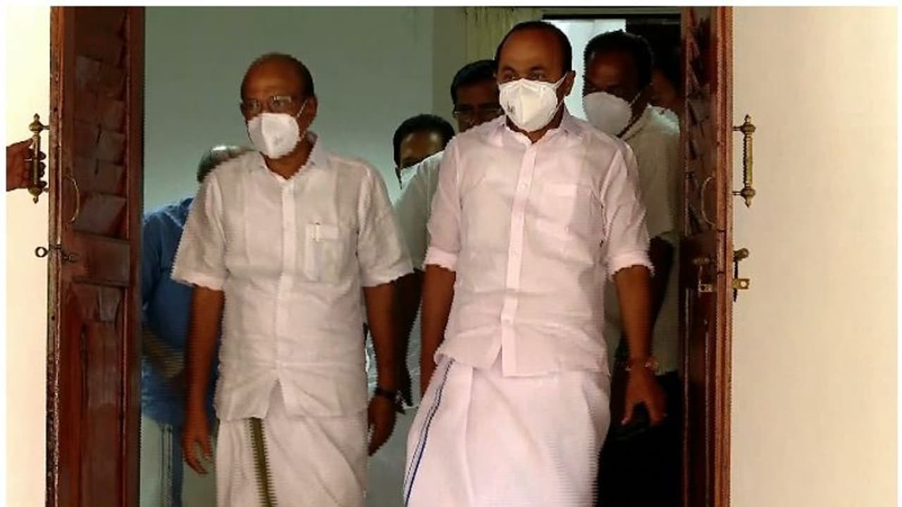 ന്യൂനപക്ഷ സ്കോളർഷിപ്പിൽ യുഡിഎഫിൽ സമവായം: സതീശൻ ലീഗ് ഭിന്നത പരിഹരിച്ചു ന്യൂനപക്ഷ സ്കോളർഷിപ്പിൽ യുഡിഎഫിൽ സമവായം: സതീശൻ ലീഗ് ഭിന്നത പരിഹരിച്ചു