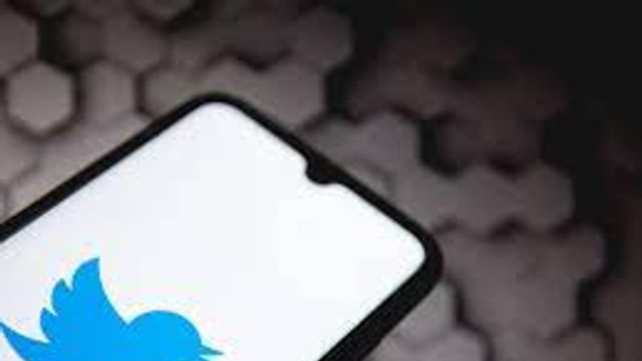 Twitter rolls out new, less-cluttered design across various platforms, with new font