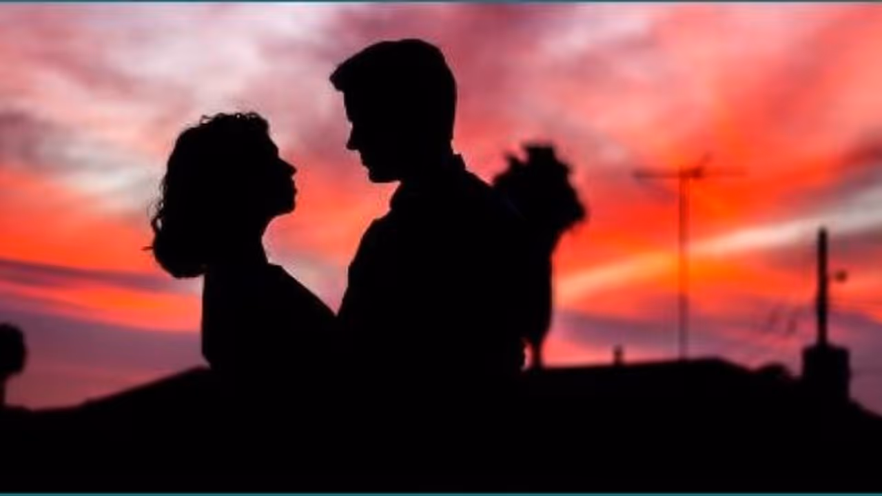 New Year Dating Tips: নতুন বছরে প্রেম হয়ে উঠুক আরও জমজমাট, রইল কয়টি টিপস New Year Dating Tips: নতুন বছরে প্রেম হয়ে উঠুক আরও জমজমাট, রইল কয়টি টিপস