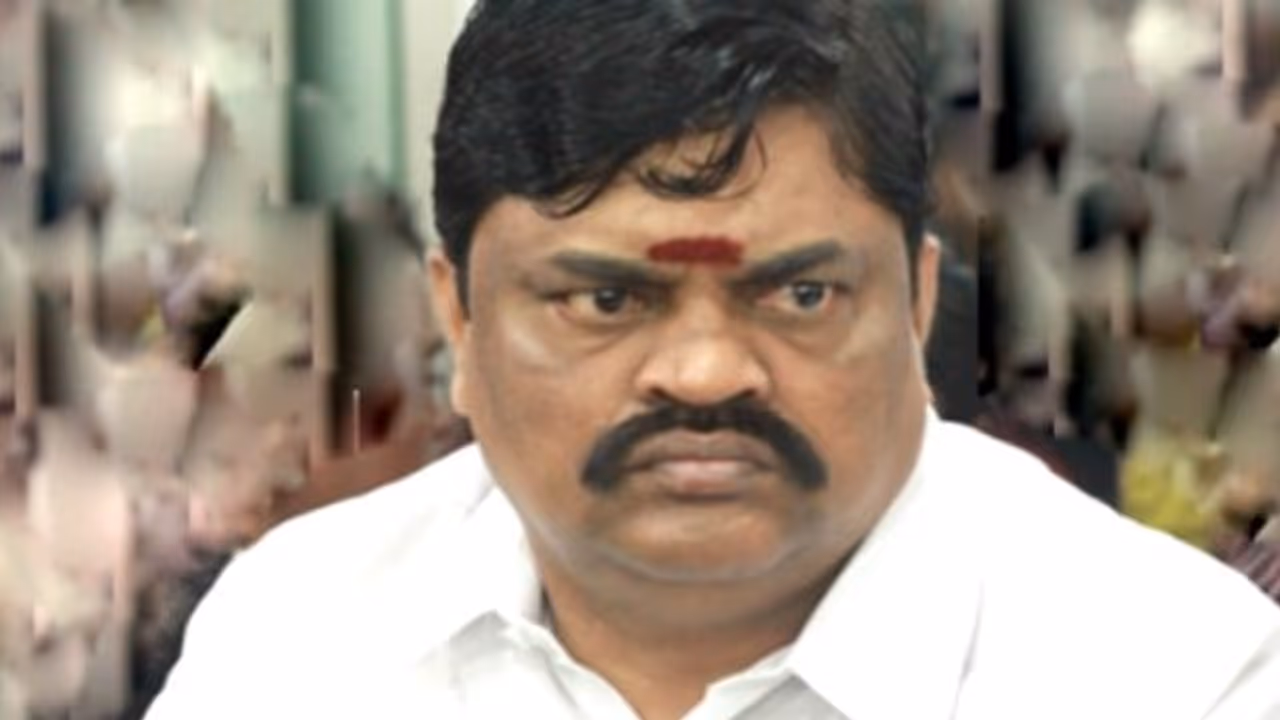 "மக்களிடம் பீதியை ஏற்படுத்துவதா?" ராஜேந்திர பாலாஜிக்கு வக்கீல் நோட்டீஸ் "மக்களிடம் பீதியை ஏற்படுத்துவதா?" ராஜேந்திர பாலாஜிக்கு வக்கீல் நோட்டீஸ்