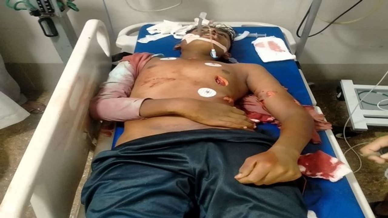 విద్యార్థుల మధ్య గొడవ: 17 ఏళ్ల బాలుడిని నరికి చంపి, లొంగిపోయిన నిందితుడు