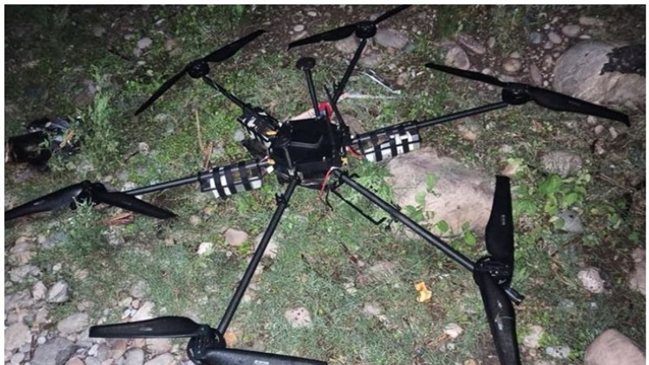 യുവതിയെ തലക്കടിച്ച് വീഴ്ത്തി മോഷണം നടത്തി അശോകന് കാട്ടിലൊളിച്ചു; ആകാശ ക്യാമറയിലും കണ്ടെത്തിയില്ല യുവതിയെ തലക്കടിച്ച് വീഴ്ത്തി മോഷണം നടത്തി അശോകന് കാട്ടിലൊളിച്ചു; ആകാശ ക്യാമറയിലും കണ്ടെത്തിയില്ല