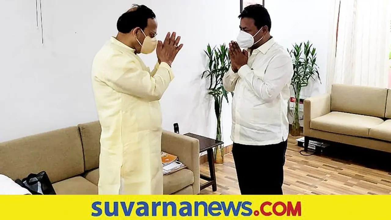 ದೆಹಲಿ ಭೇಟಿ ಯಶಸ್ವಿಯಾಗಿದೆ.. ಬೆಂಗ್ಳೂರಿಗೆ ಹೊರಟ ರೇಣುಕಾಚಾರ್ಯ ಸಂದೇಶ ದೆಹಲಿ ಭೇಟಿ ಯಶಸ್ವಿಯಾಗಿದೆ.. ಬೆಂಗ್ಳೂರಿಗೆ ಹೊರಟ ರೇಣುಕಾಚಾರ್ಯ ಸಂದೇಶ